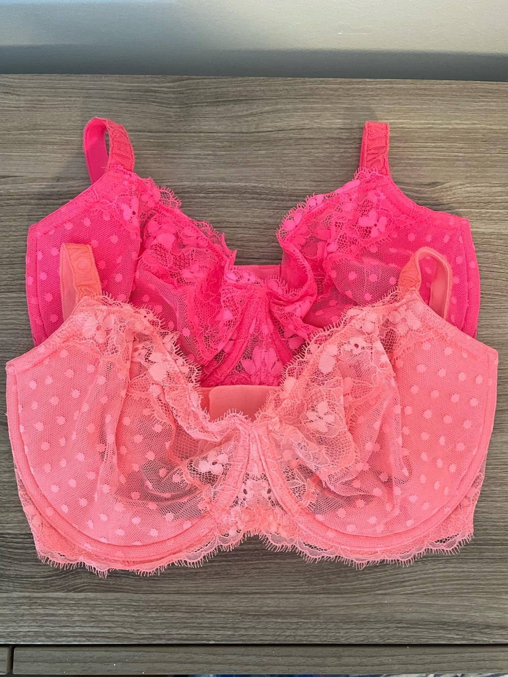 2 Victoria's Secret Dream Angels Lace and Dot Mesh Underwire Bras